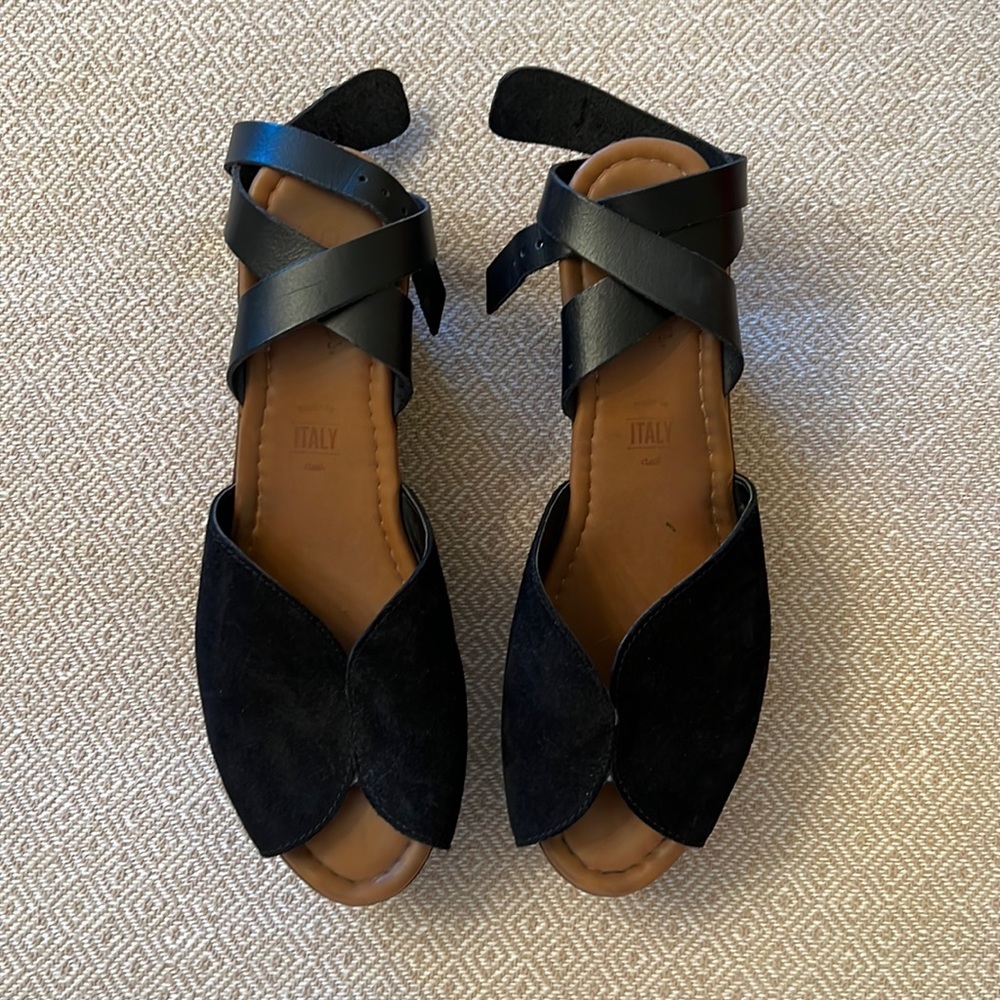 Seychelles, “Forward” Wedge Sandal in black